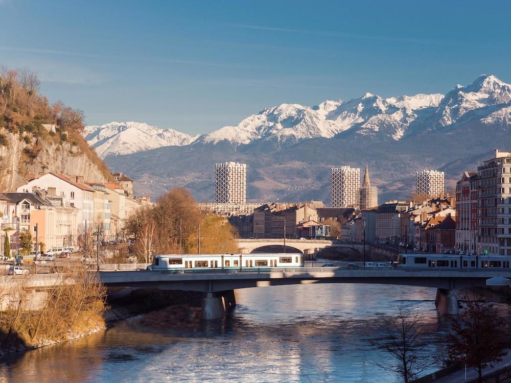 Ibis Grenoble Centre Bastille מראה חיצוני תמונה